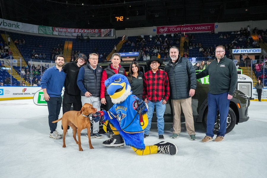 Center-ice car giveaway during a Springfield Thunderbirds game at the MassMutual Center